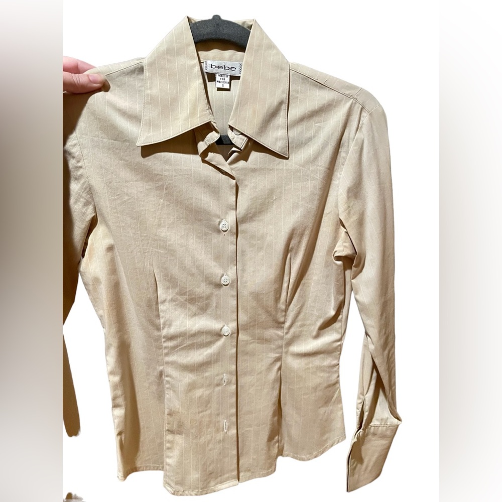 Pinstripe BEBE tan/white stripe button up office blouse.
